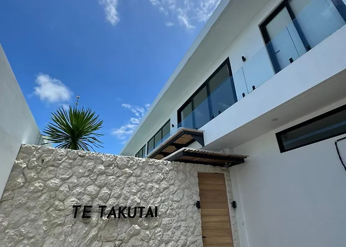 Spacious 3 Bedroom - Walk To The Villa *