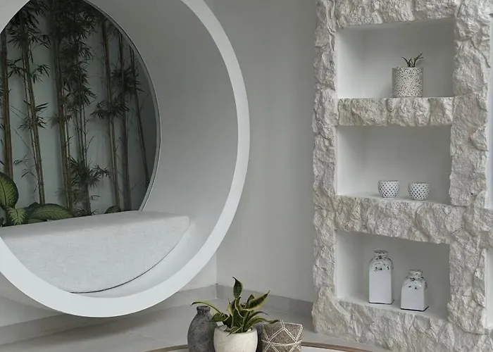 Spacious 3 Bedroom - Walk To The * Uluwatu