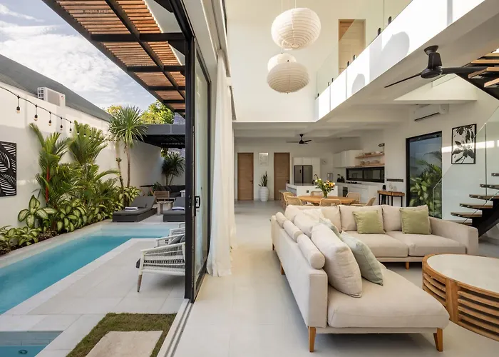 Spacious 3 Bedroom - Walk To The Villa