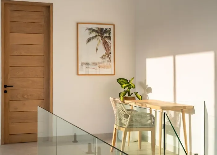 Spacious 3 Bedroom - Walk To The * Uluwatu