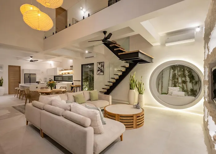 Spacious 3 Bedroom - Walk To The